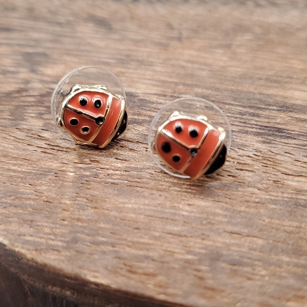 E668 ladybug 🐞 earrings nwt